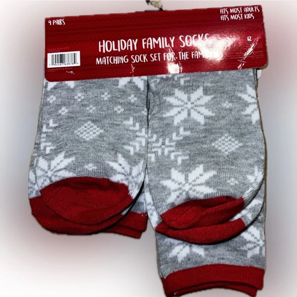 NWT Holiday Family Socks 4 Pair Sizes Matching Set Christmas Snow Flakes Gray